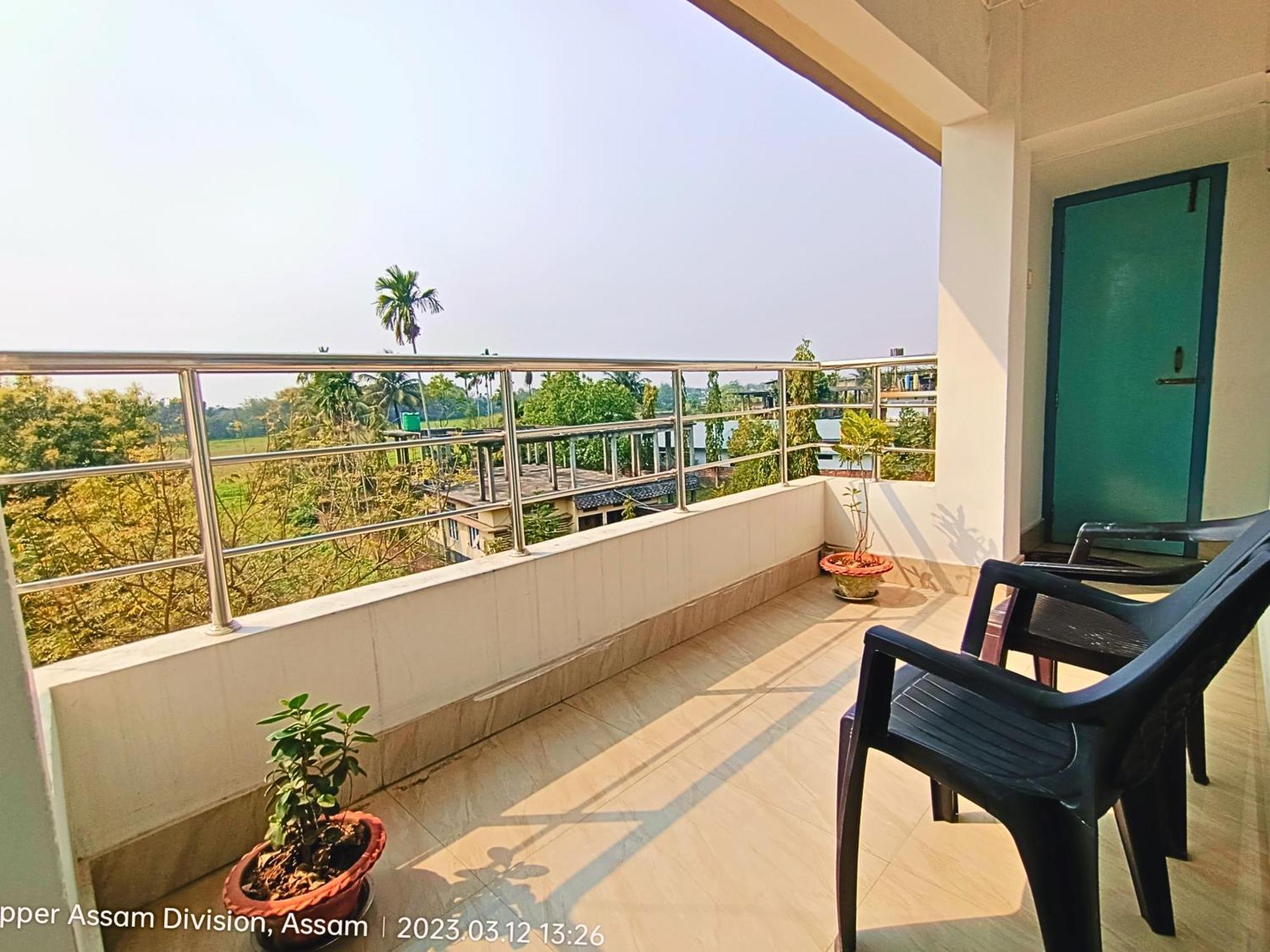 Taj Residency Holiday Homestay -Entire 1Bhk & 2Bhk Private Apartments -Call 767Ooo54Oo Jorhāt Exterior photo
