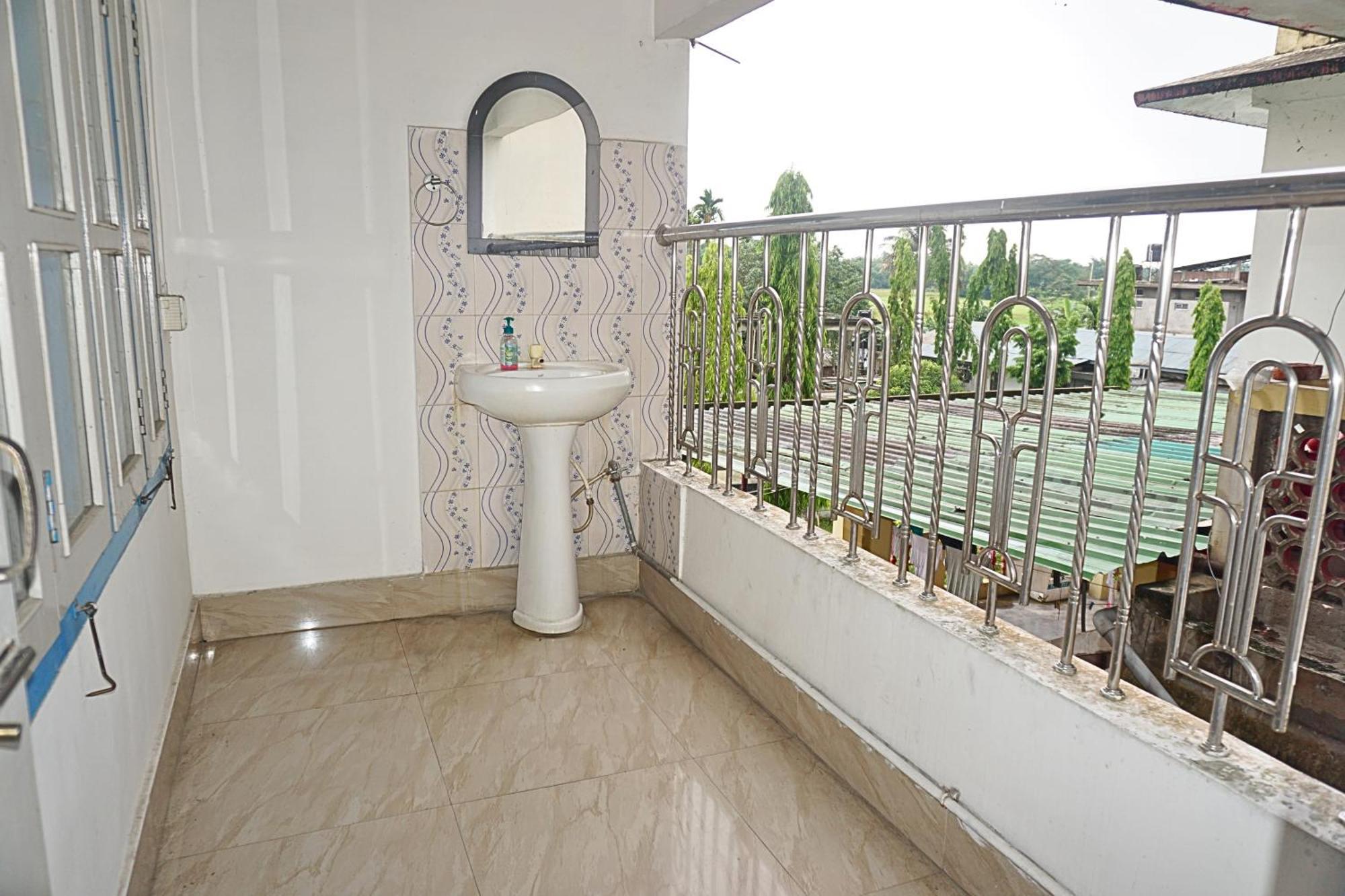 Taj Residency Holiday Homestay -Entire 1Bhk & 2Bhk Private Apartments -Call 767Ooo54Oo Jorhāt Exterior photo